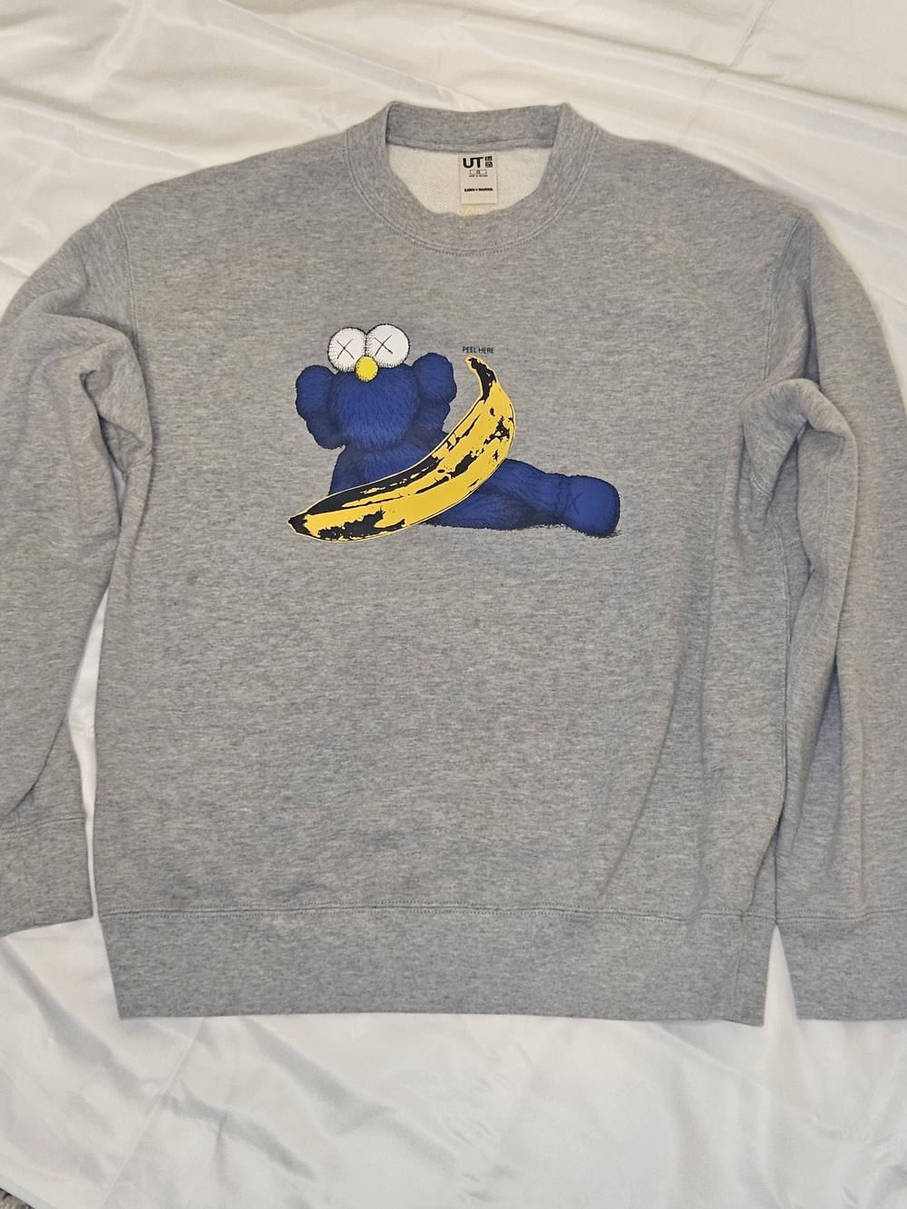 Uniqlo Sesame Street Men’s Gray Graphic Sweatshirt Yellow Banana Graphic XS